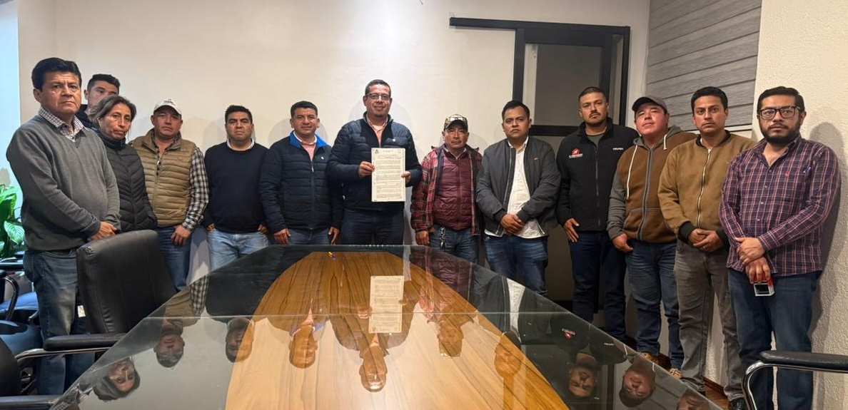 Firma de convenio con transportistas